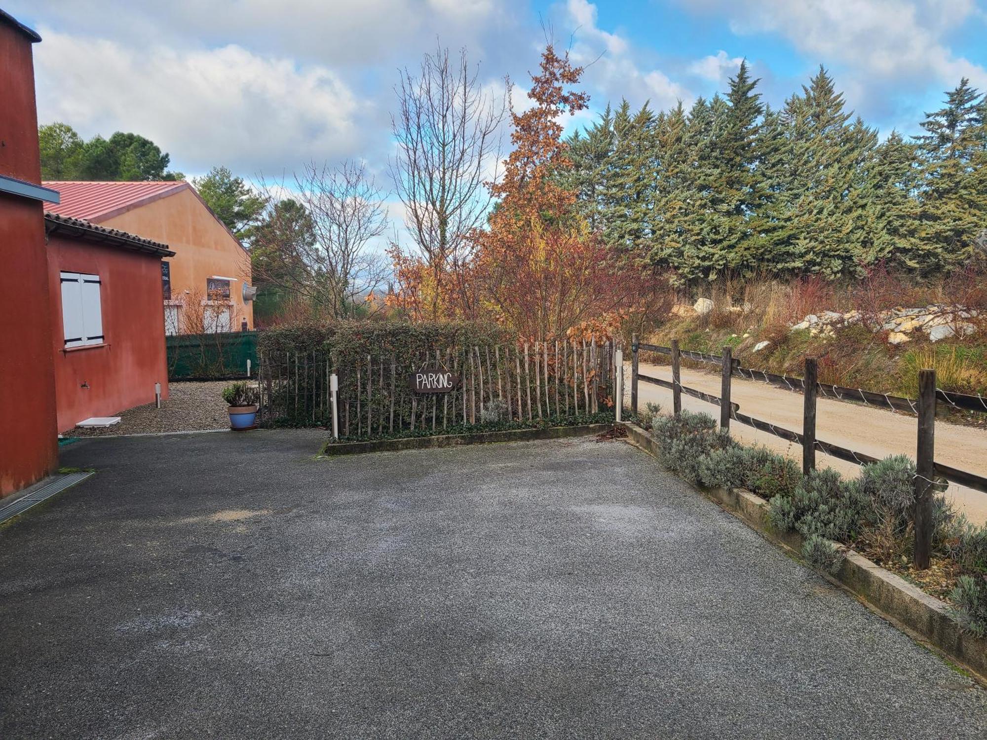 Gite Les Esparrus Villecroze Exterior photo
